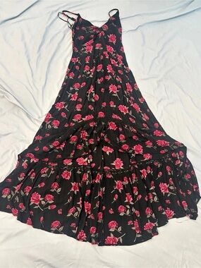 Angie Floral Maxi Dress in Black & Pink Size Small Like New Hi-Low